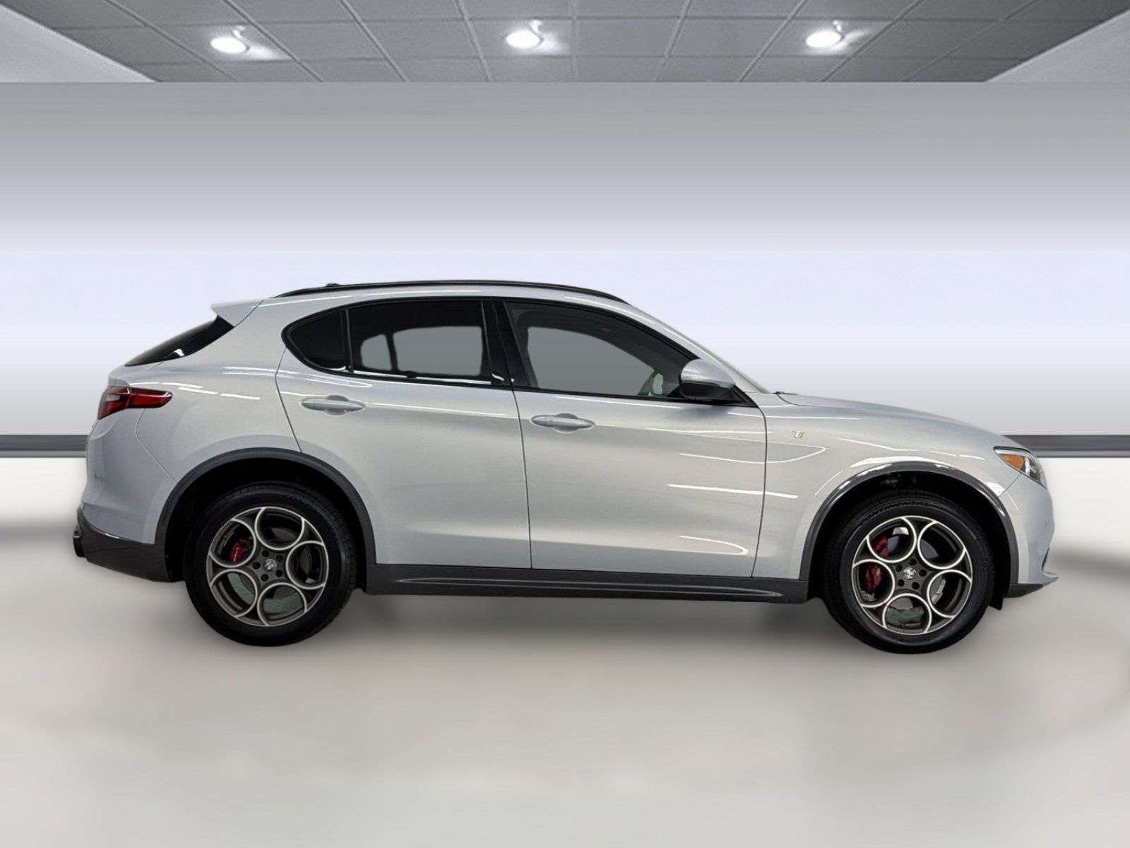 Used 2022 Alfa Romeo Stelvio Ti w/ Active Assist Plus Package AWD/4WD image 7