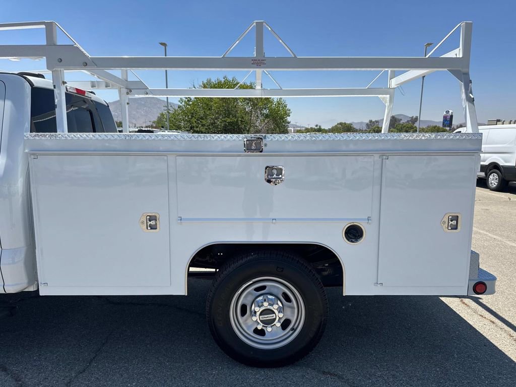 New 2025 Ford F350 XL w/ XL Chrome Package image 15