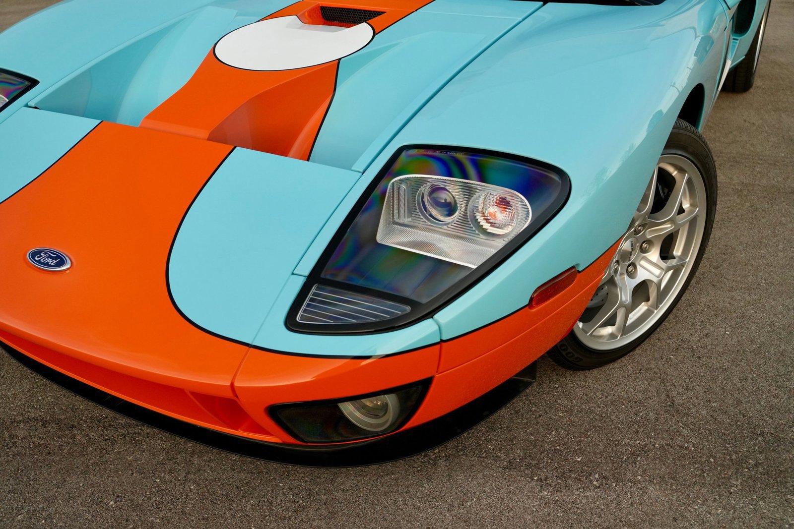 Used 2006 Ford GT image 10