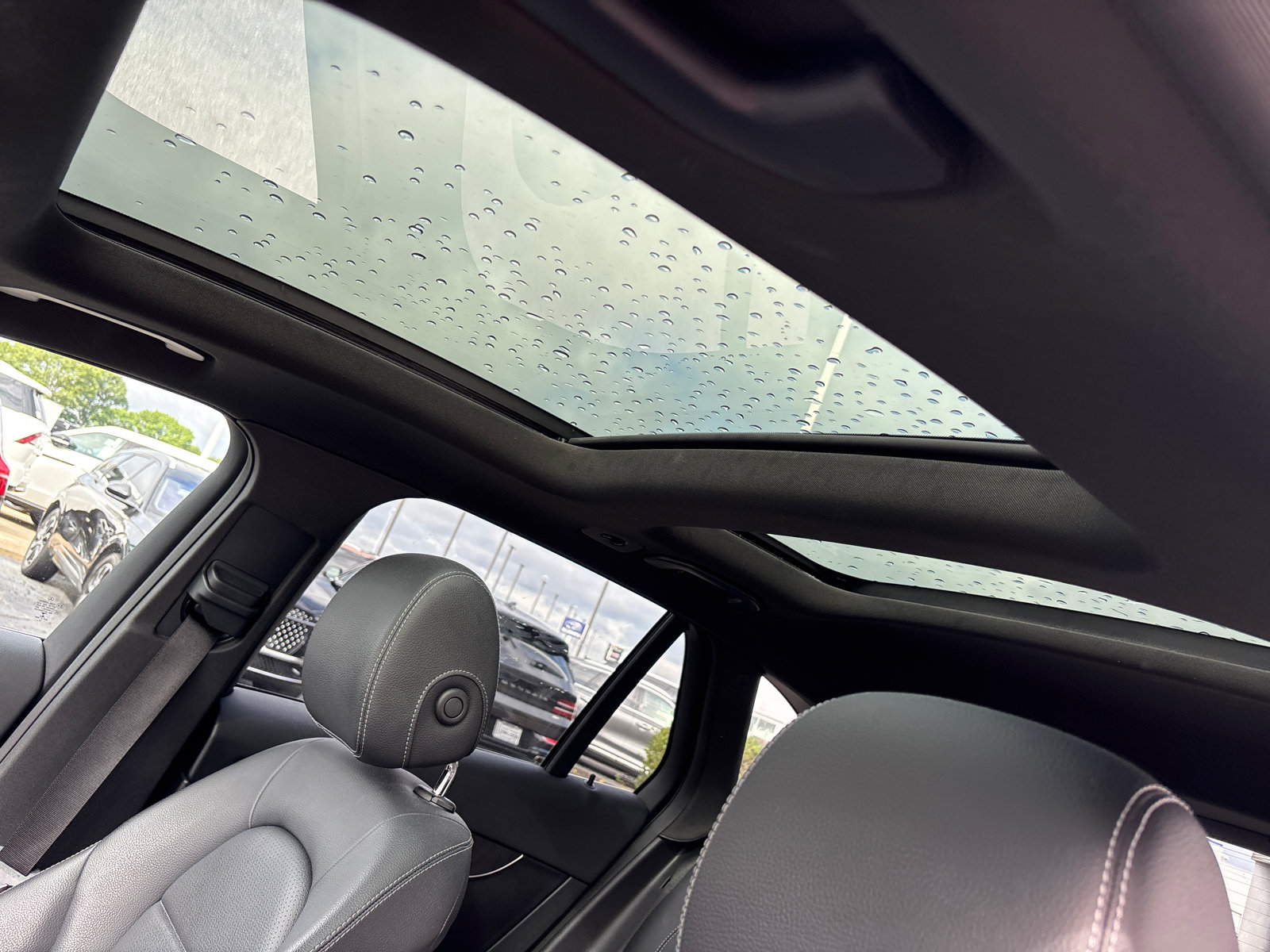 Used 2018 Mercedes-Benz GLC 300 4MATIC image 24