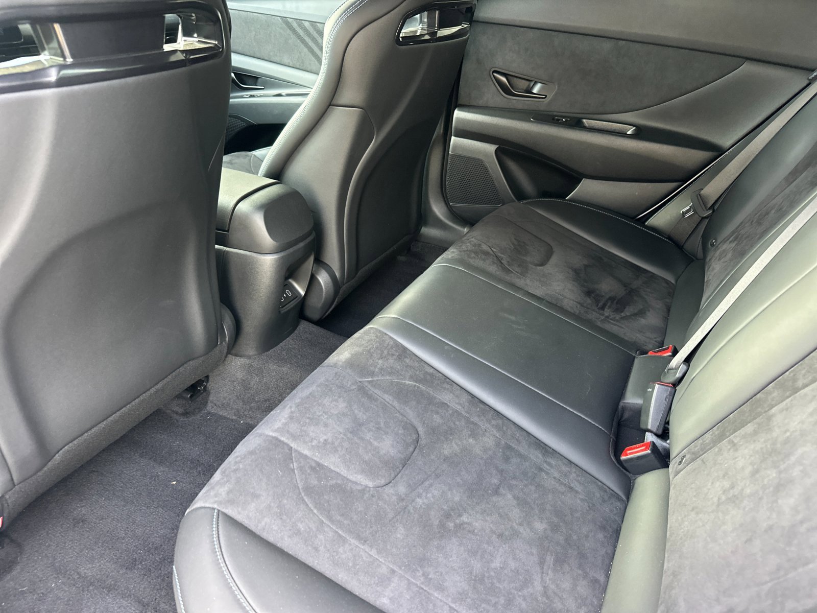 Used 2025 Hyundai Elantra N image 11