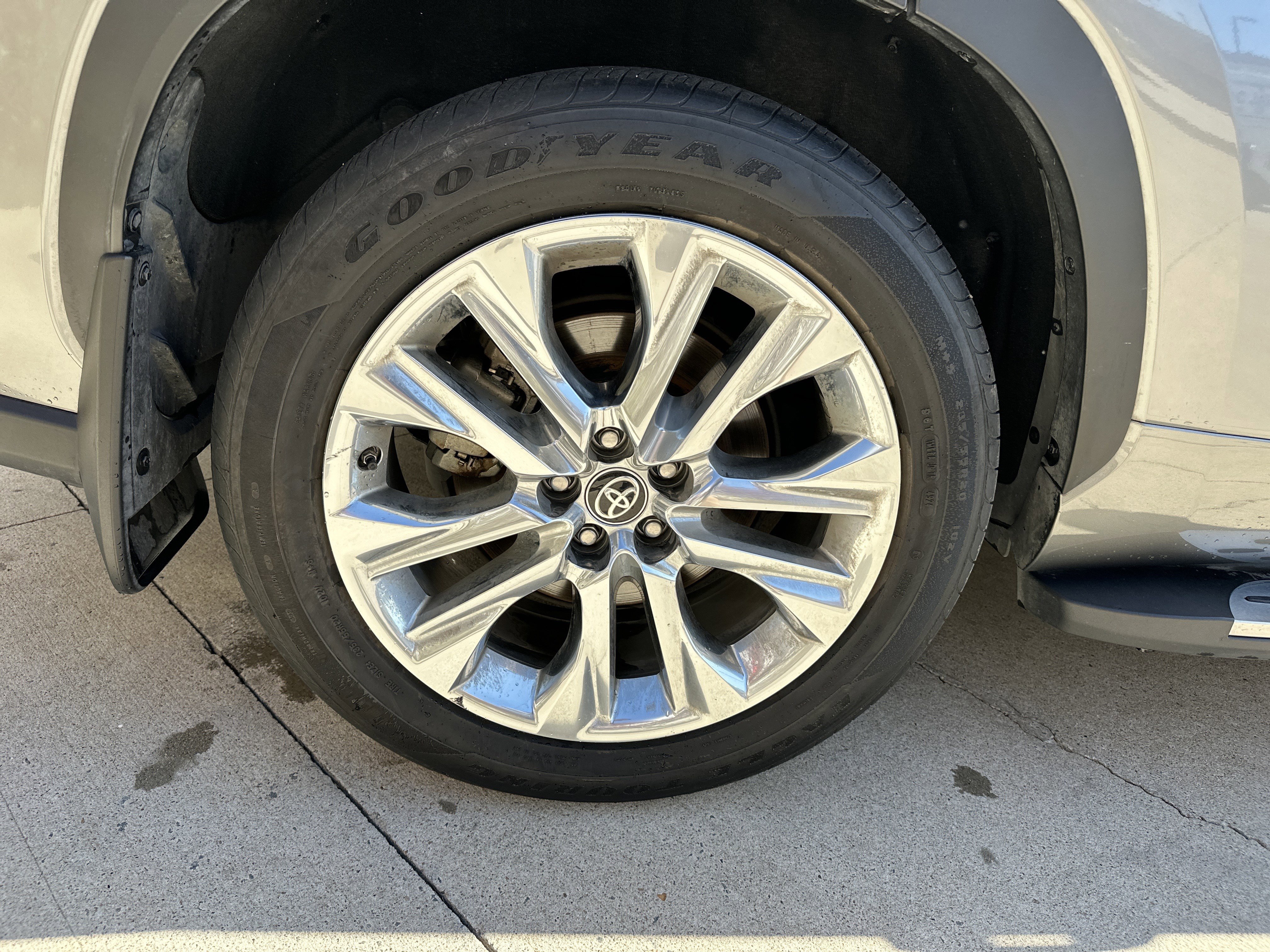 Certified 2025 Toyota Highlander Limited AWD/4WD image 33