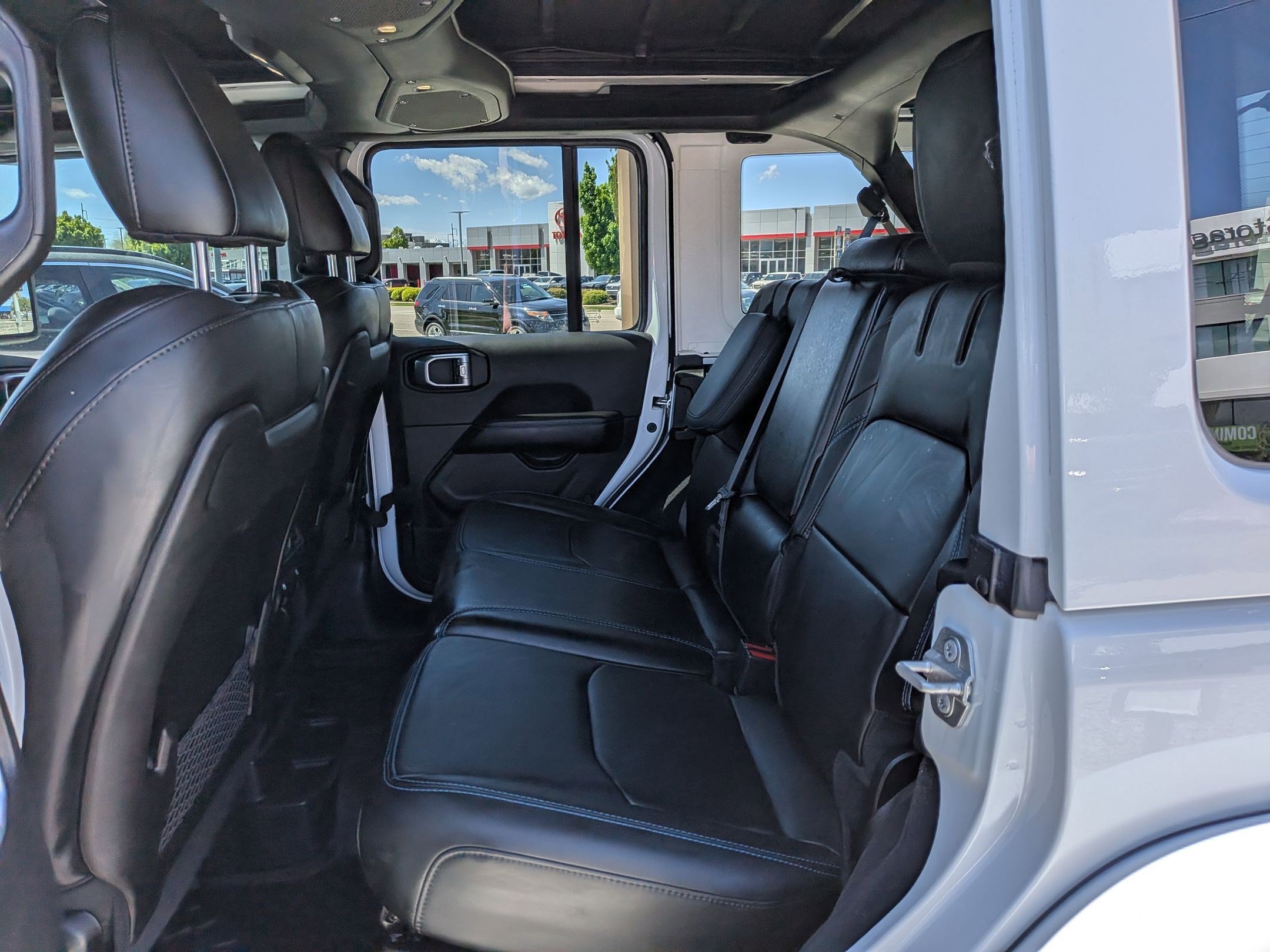 Used 2024 Jeep Wrangler Unlimited Rubicon 4xe AWD/4WD image 28