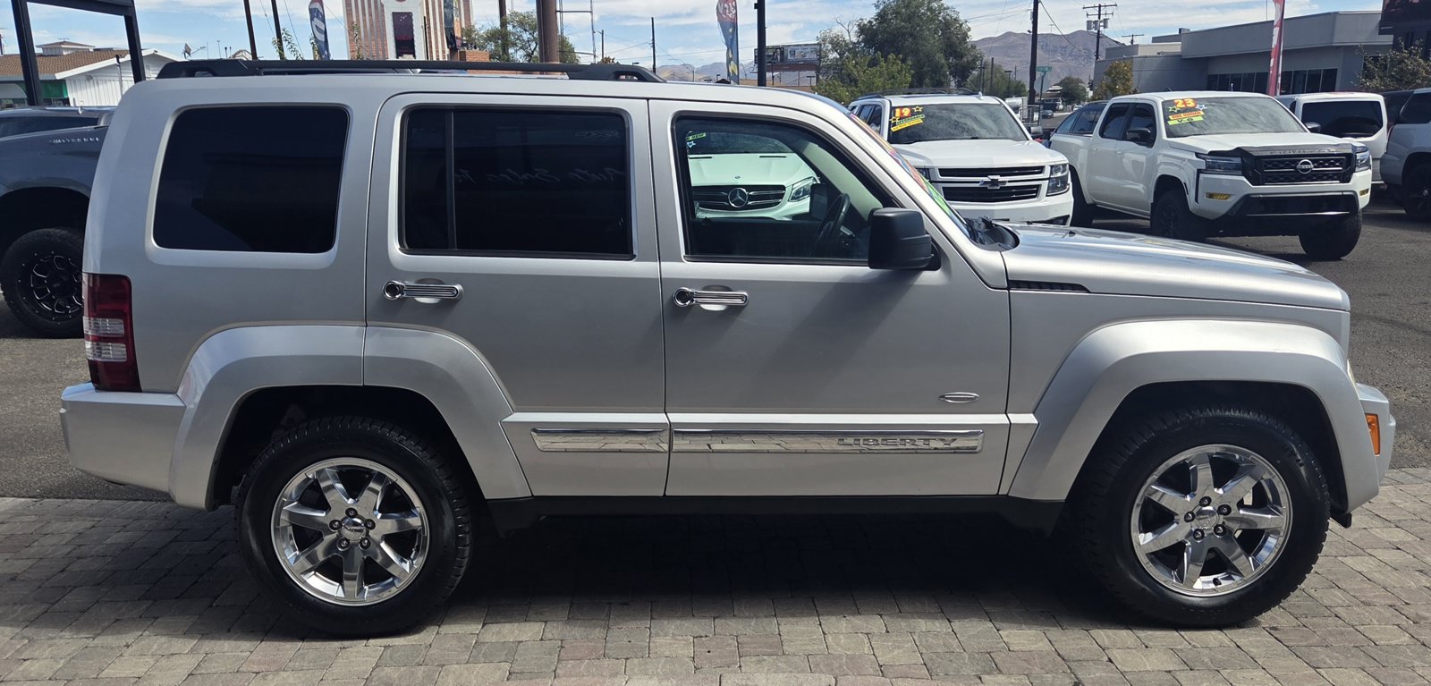 Used 2012 Jeep Liberty Sport AWD/4WD image 4