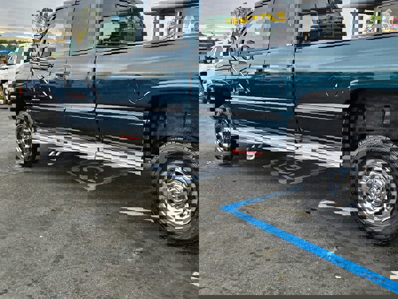 Used 1998 Dodge Ram 2500 Truck 4x4 Club Cab image 4