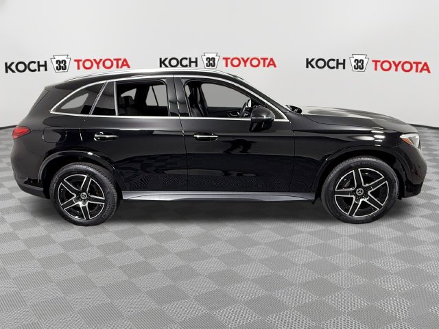 Used 2025 Mercedes-Benz GLC 300 4MATIC image 9