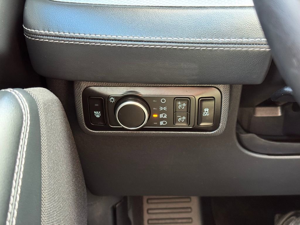 Used 2023 Ford Mustang Mach-E Select AWD/4WD image 31