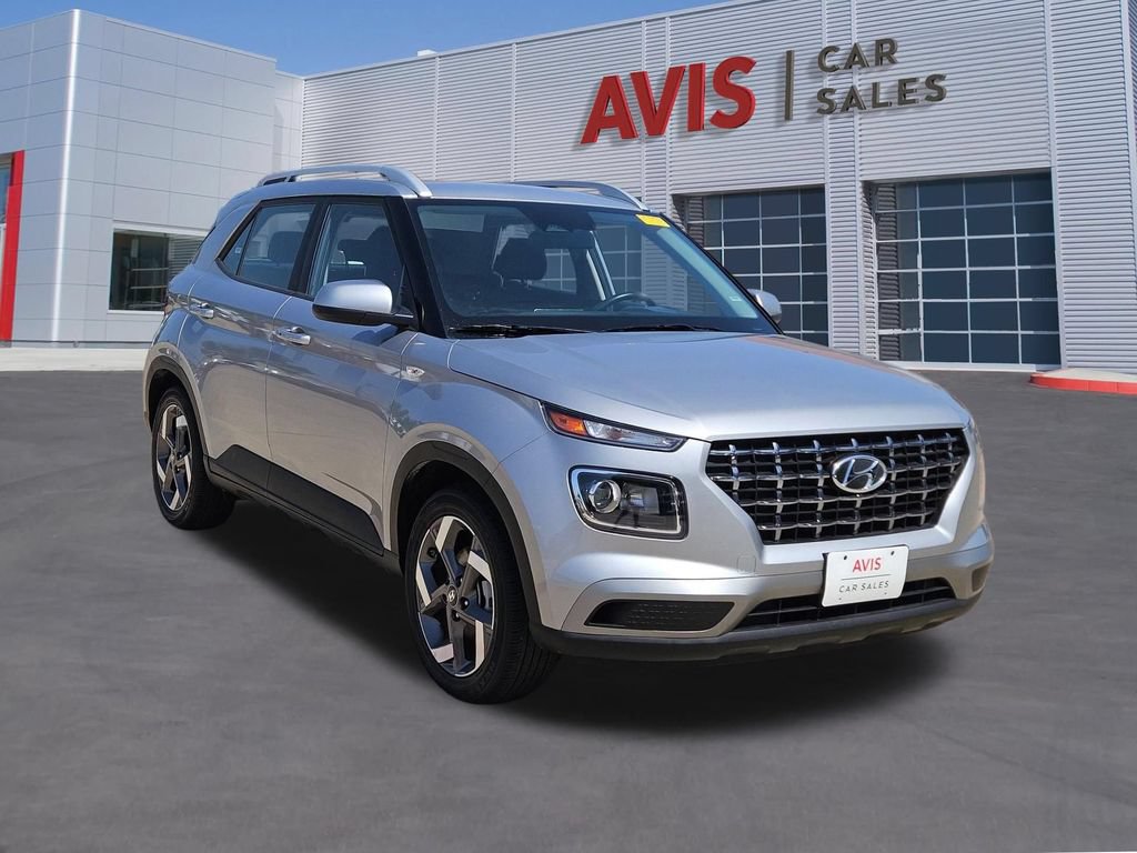 Used 2025 Hyundai Venue SEL FWD image 9