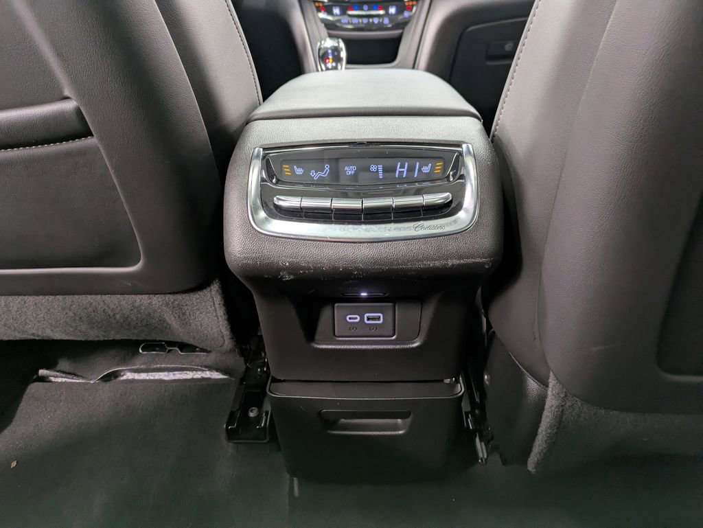 Used 2020 Cadillac XT6 Premium Luxury image 39