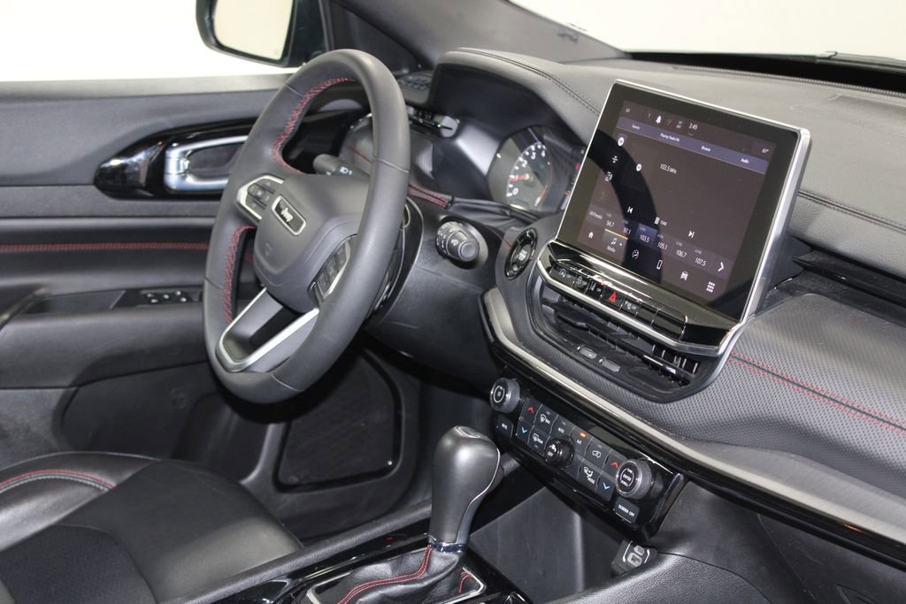 Used 2025 Jeep Compass Trailhawk image 29