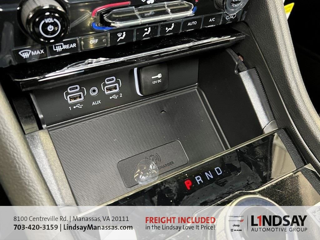 New 2025 Jeep Grand Cherokee Laredo w/ Luxury Tech Group I image 34