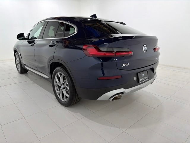 Used 2023 BMW X4 xDrive30i w/ Parking Assistance Package AWD/4WD image 3