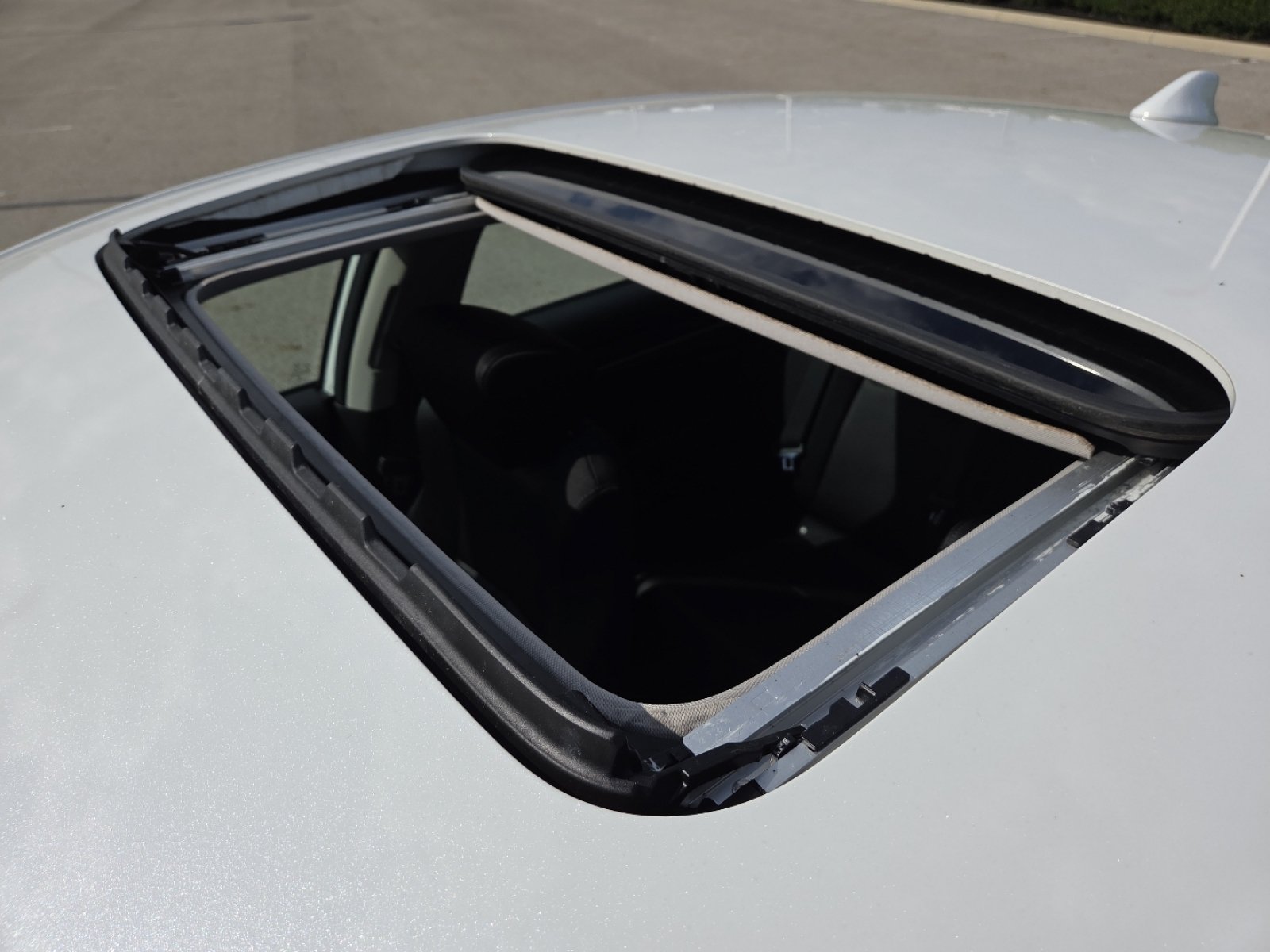 Used 2018 Honda Accord EX image 4