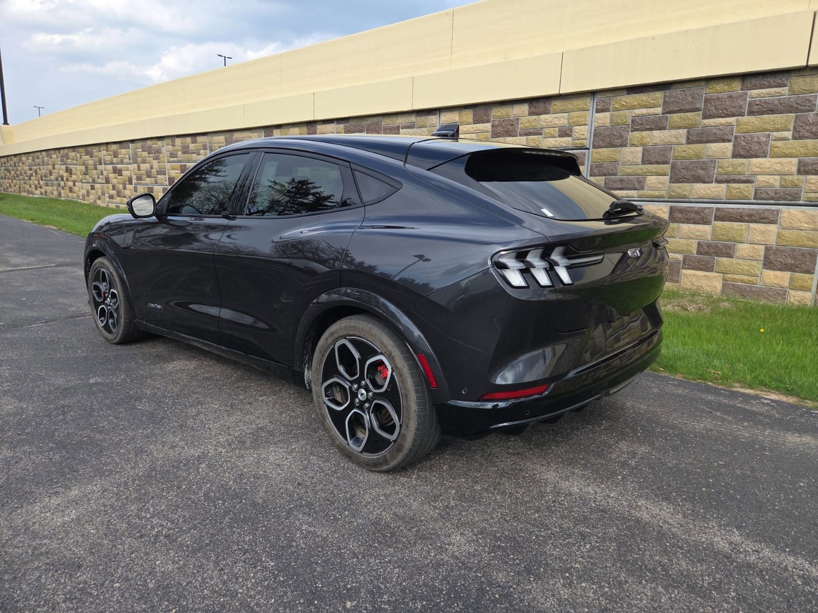 Used 2021 Ford Mustang Mach-E GT image 13