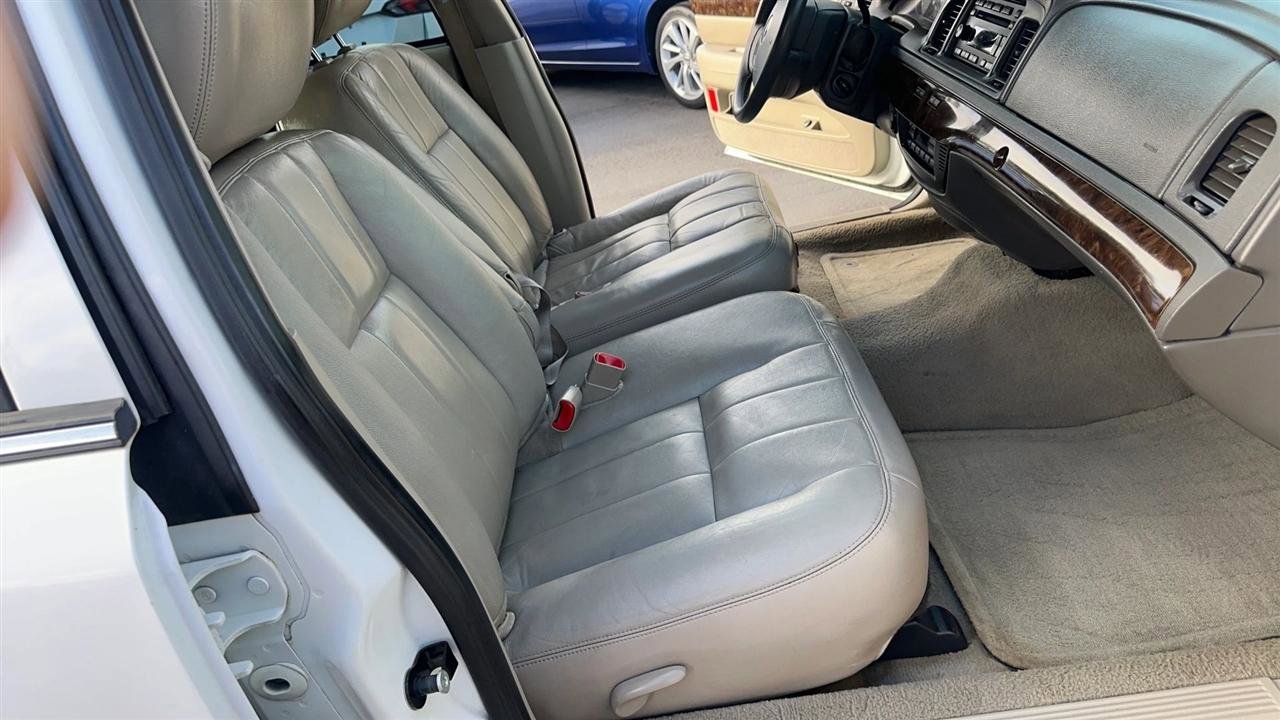 Used 2011 Mercury Grand Marquis LS image 30