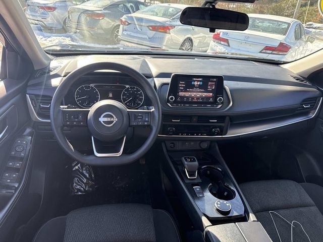 Used 2024 Nissan Rogue SV AWD/4WD image 16