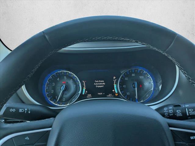Used 2022 Chrysler Pacifica Touring-L FWD image 11