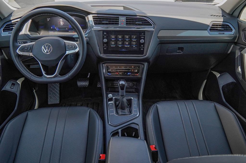Used 2024 Volkswagen Tiguan SE image 26