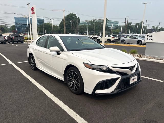 Certified 2024 Toyota Camry SE w/ Cold Weather Package FWD image 3