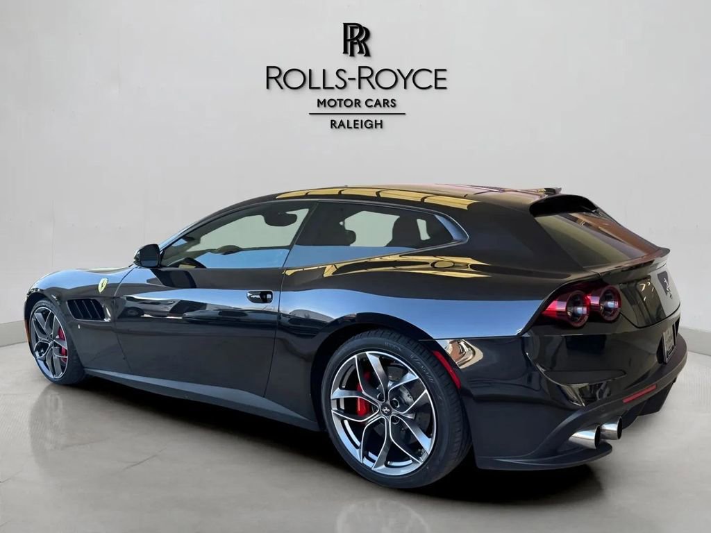 Used 2018 Ferrari GTC4Lusso T image 6