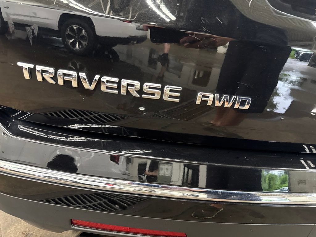Used 2023 Chevrolet Traverse Premier AWD/4WD image 16