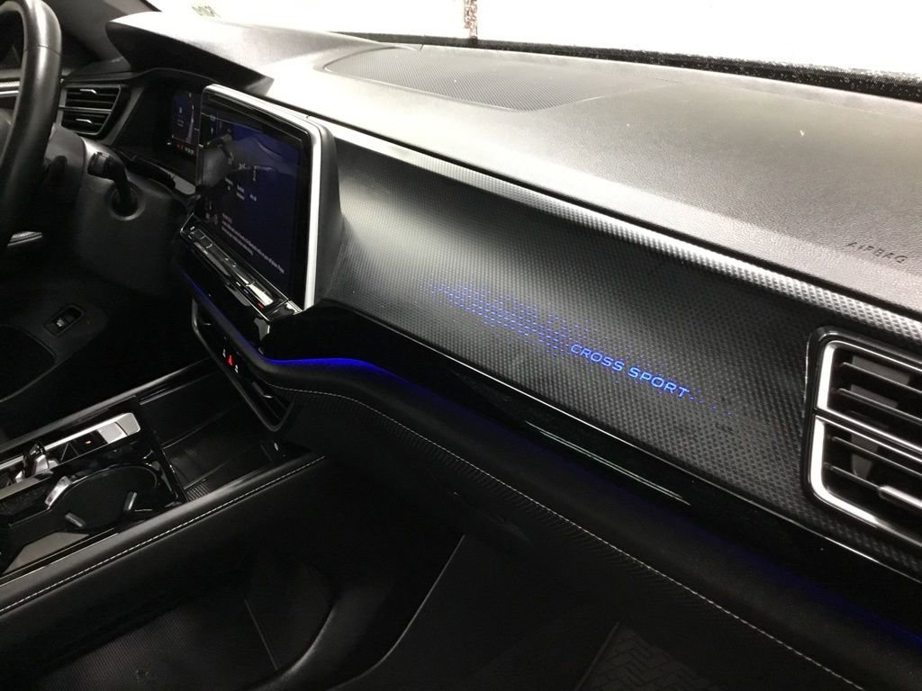 Used 2024 Volkswagen Atlas Cross Sport SEL R-Line AWD/4WD image 52