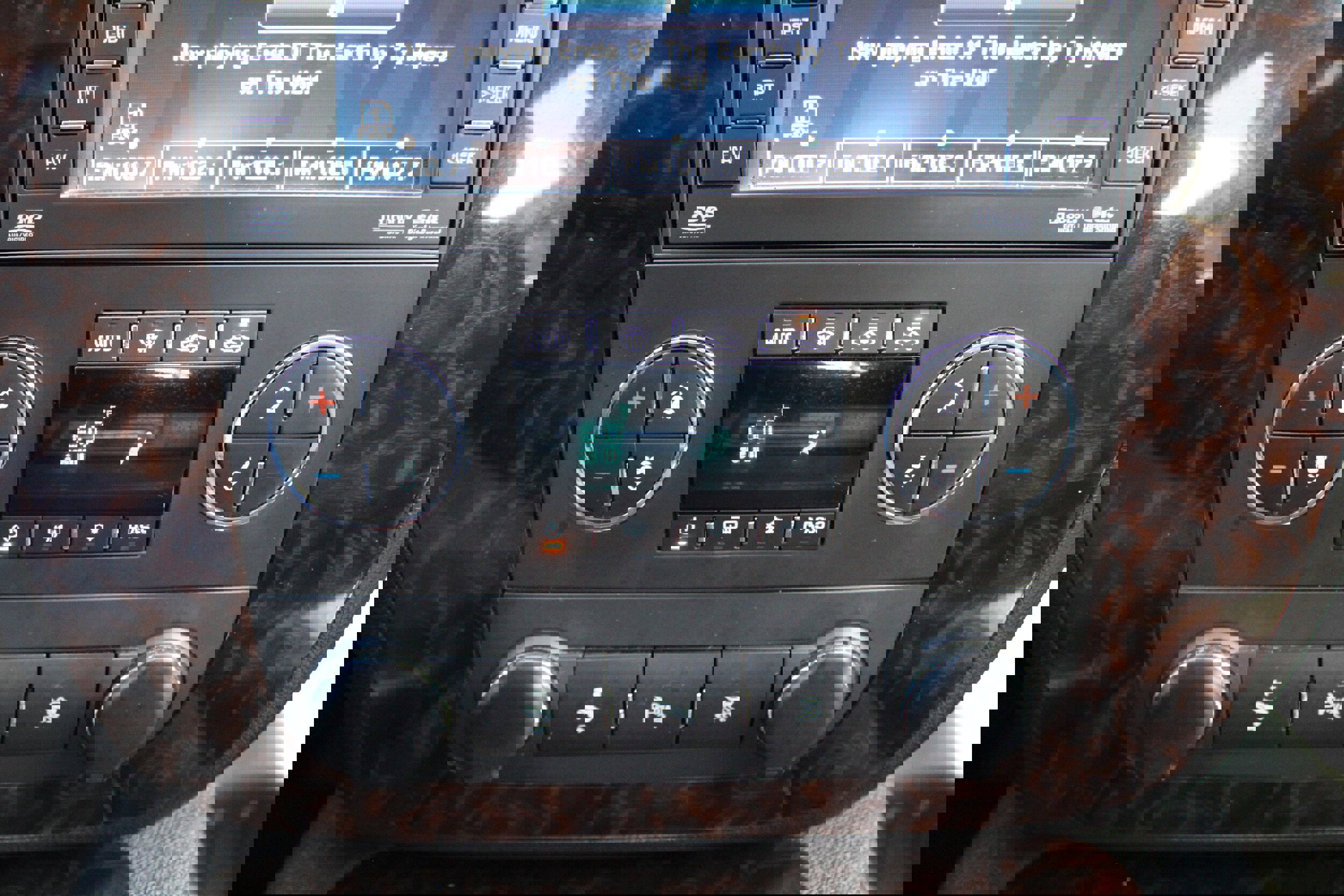 Used 2010 GMC Sierra 1500 Denali image 34