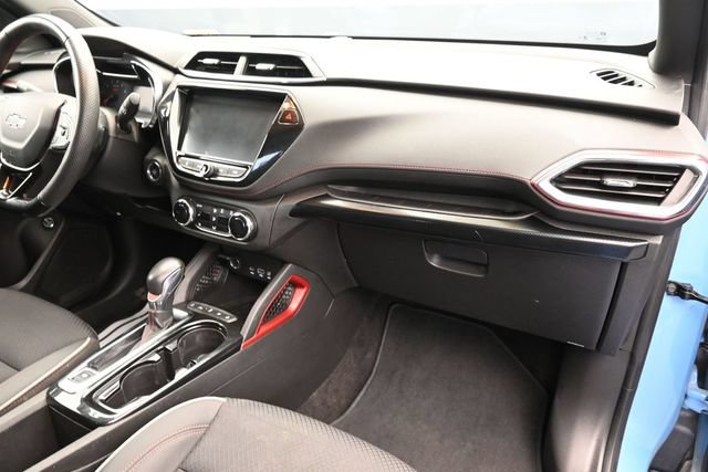 Used 2023 Chevrolet TrailBlazer RS w/ Sun and Liftgate Package FWD image 33