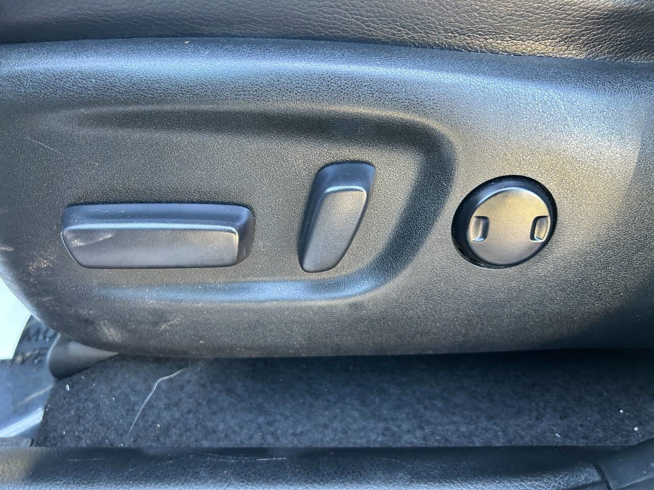 Used 2016 Toyota RAV4 Limited image 22