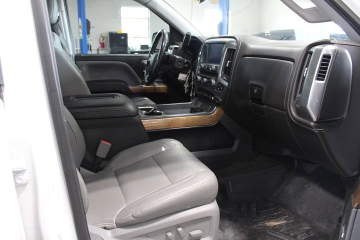 Used 2018 Chevrolet Silverado 1500 LTZ w/ Sport Package AWD/4WD image 15