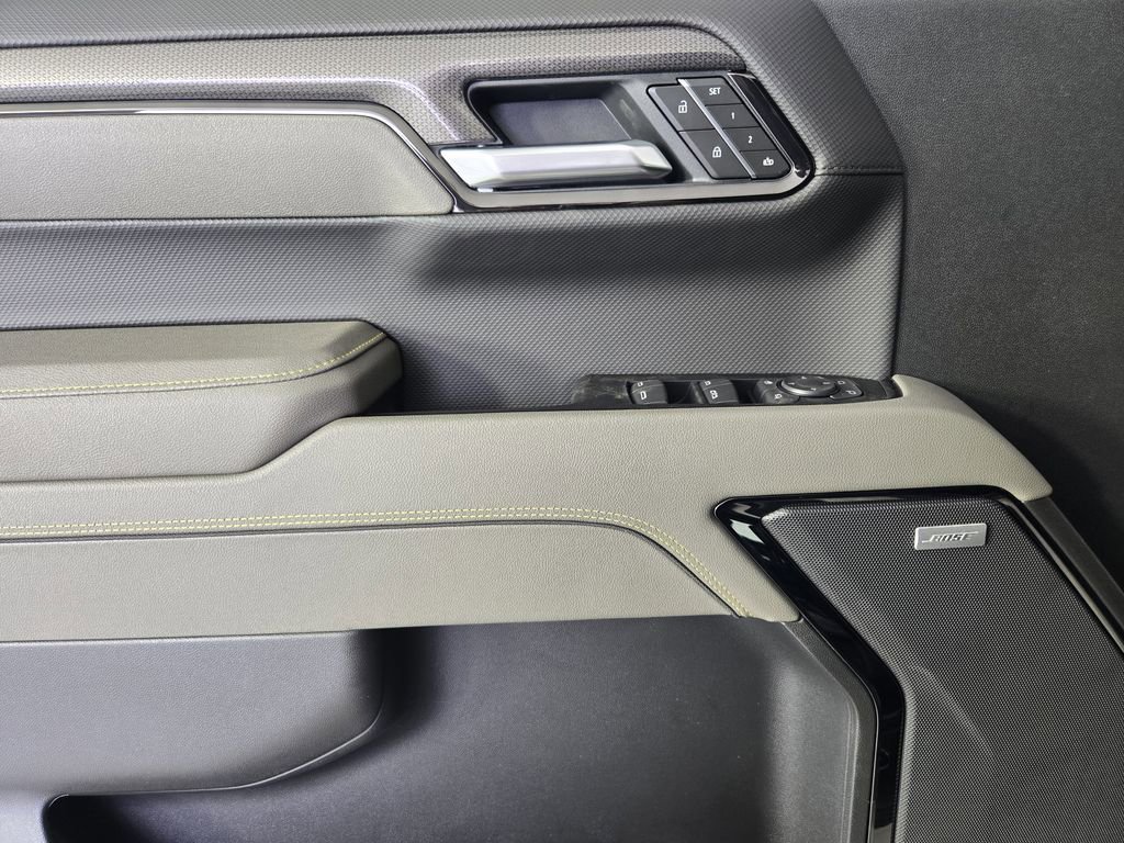 New 2026 Chevrolet Silverado 1500 ZR2 w/ Dark Appearance Package image 21