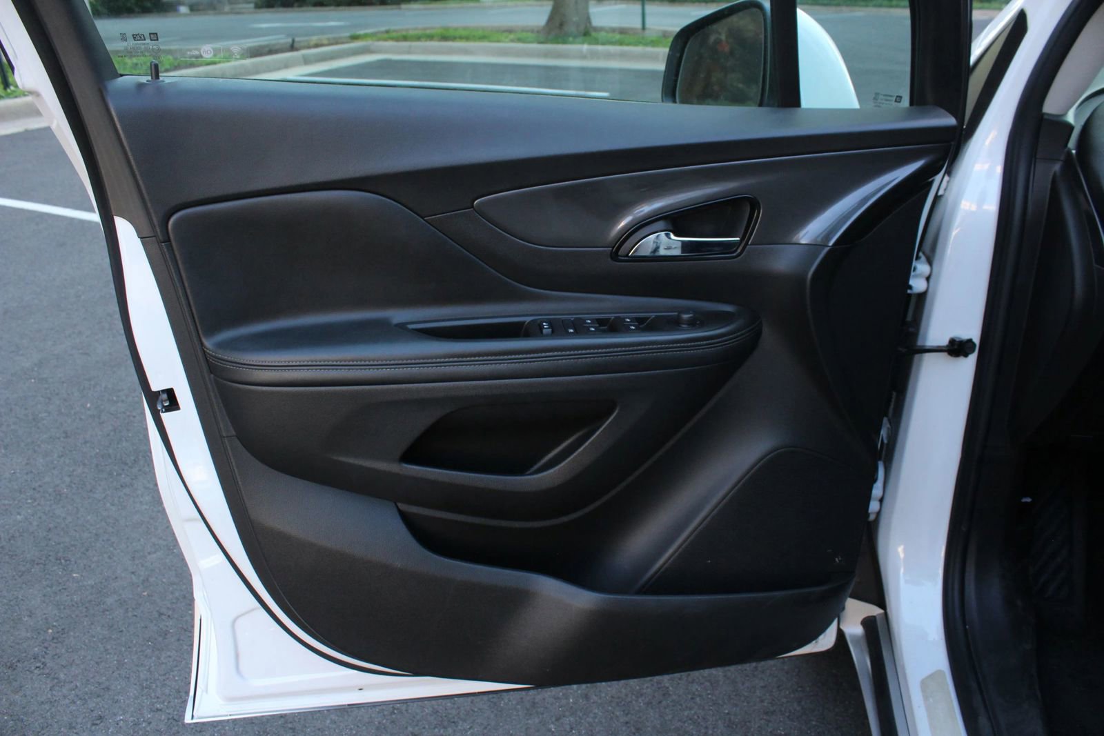 Used 2018 Buick Encore Essence image 15