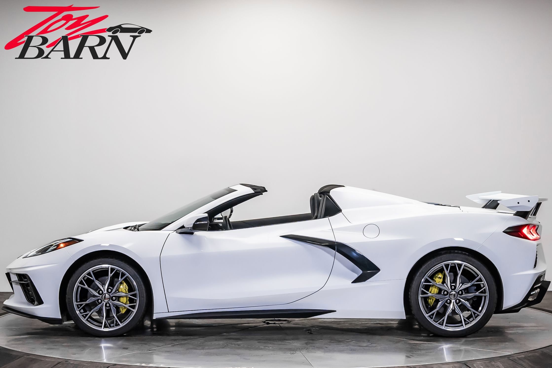Used 2024 Chevrolet Corvette Stingray image 2