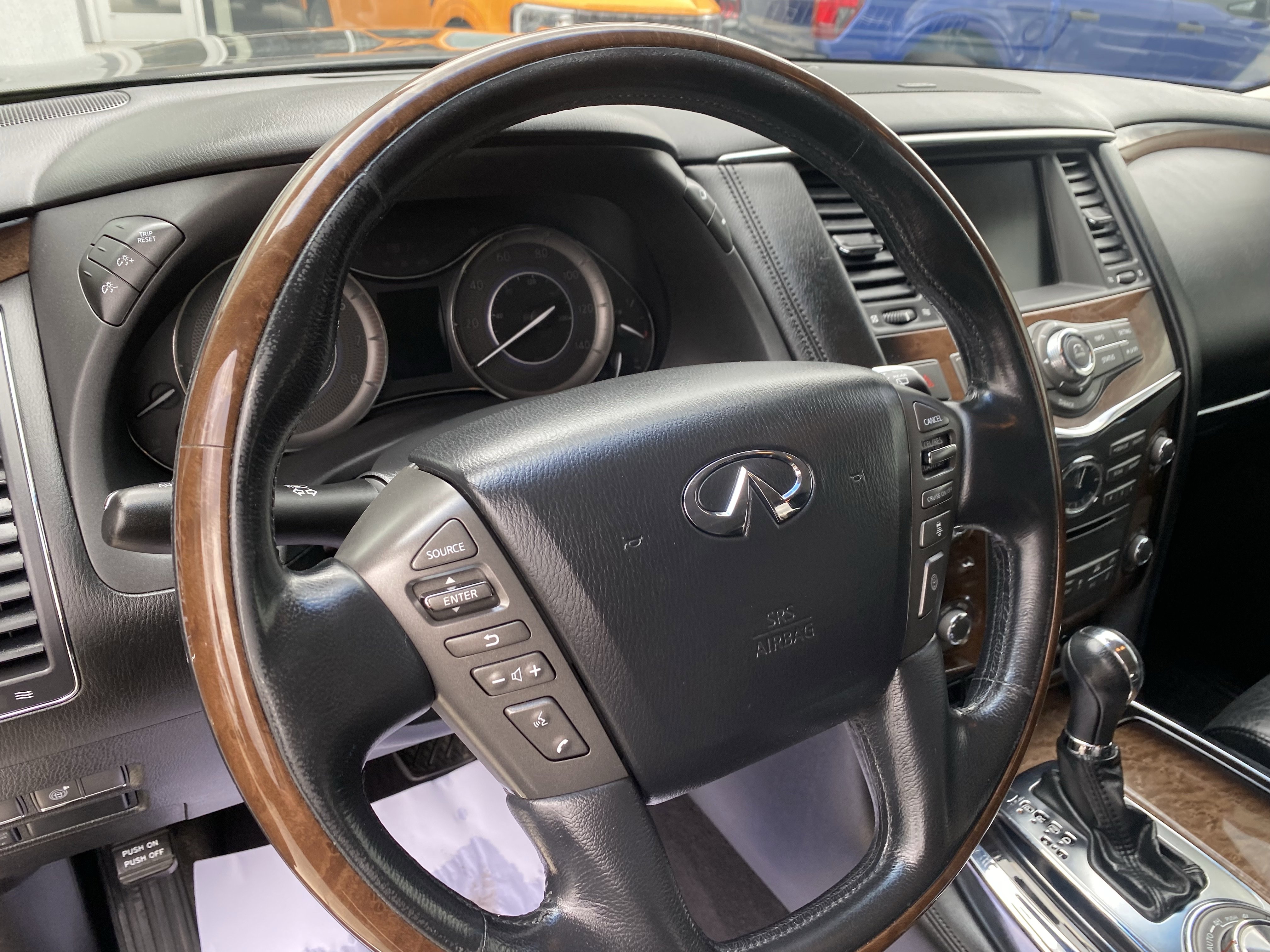 Used 2013 INFINITI QX56 4WD w/ Deluxe Touring Pkg image 10