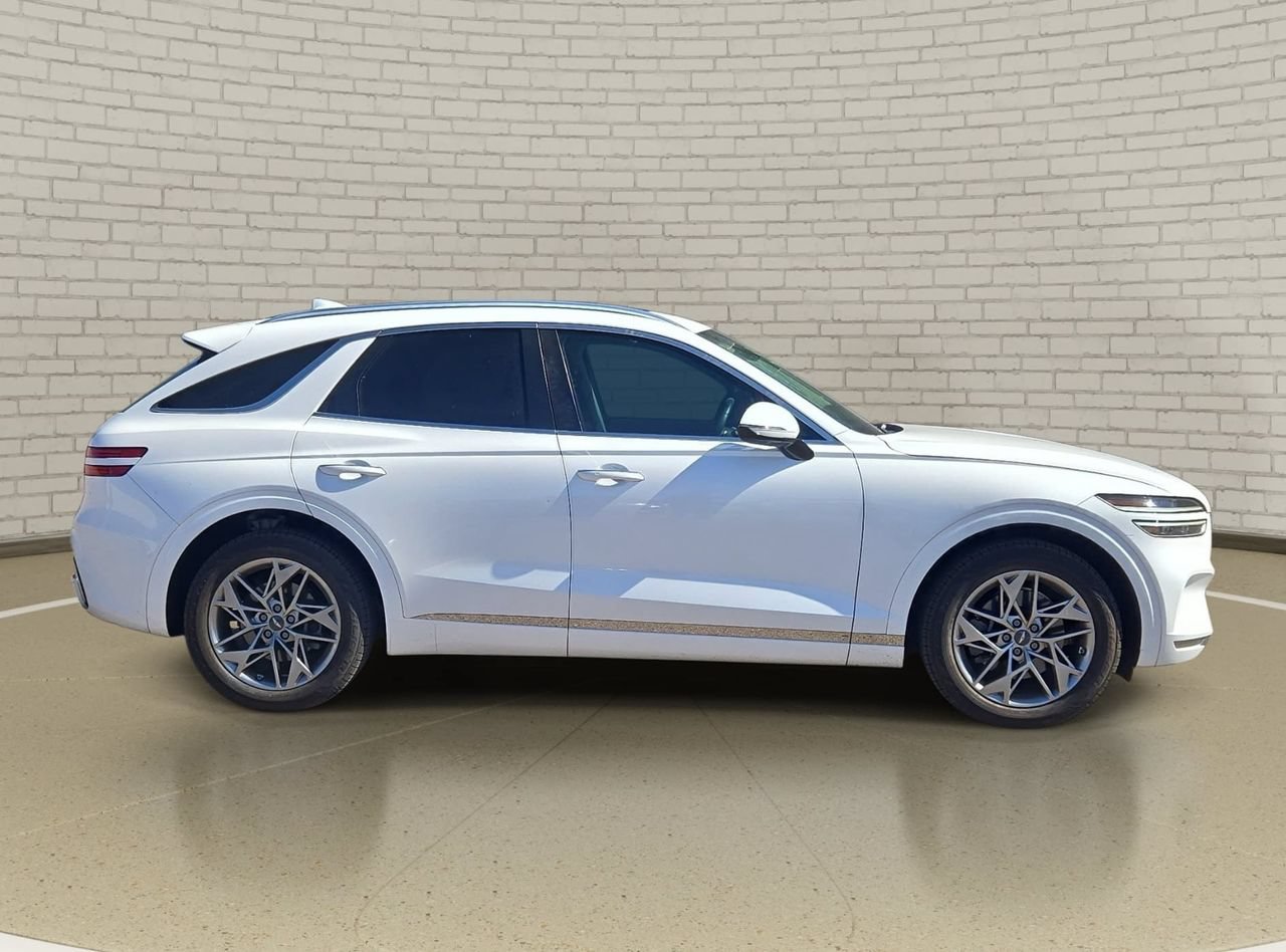 Used 2022 Genesis GV70 2.5T w/ Select Package AWD/4WD image 4
