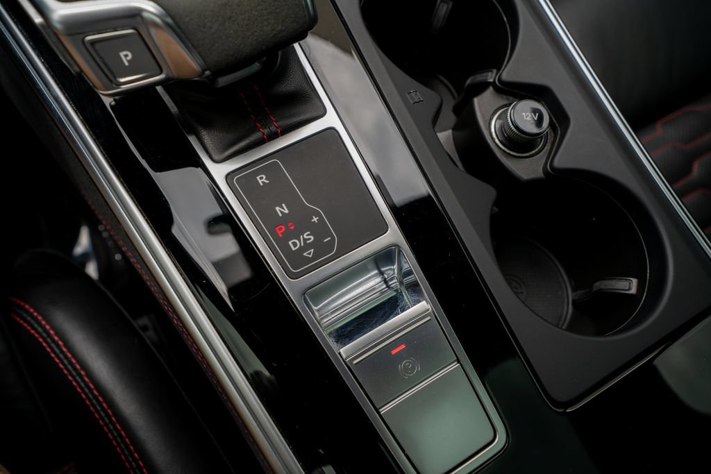 Used 2022 Audi RS 6 AWD/4WD image 48