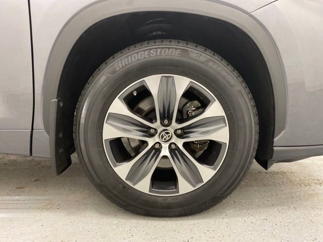 Used 2022 Toyota Highlander XLE image 8
