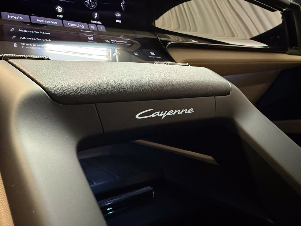New 2026 Porsche Cayenne Electric AWD/4WD image 16