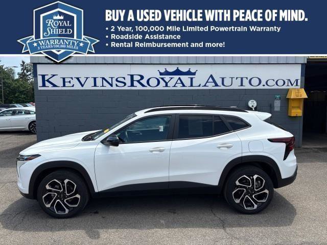 Used 2024 Chevrolet Trax RS FWD image 1