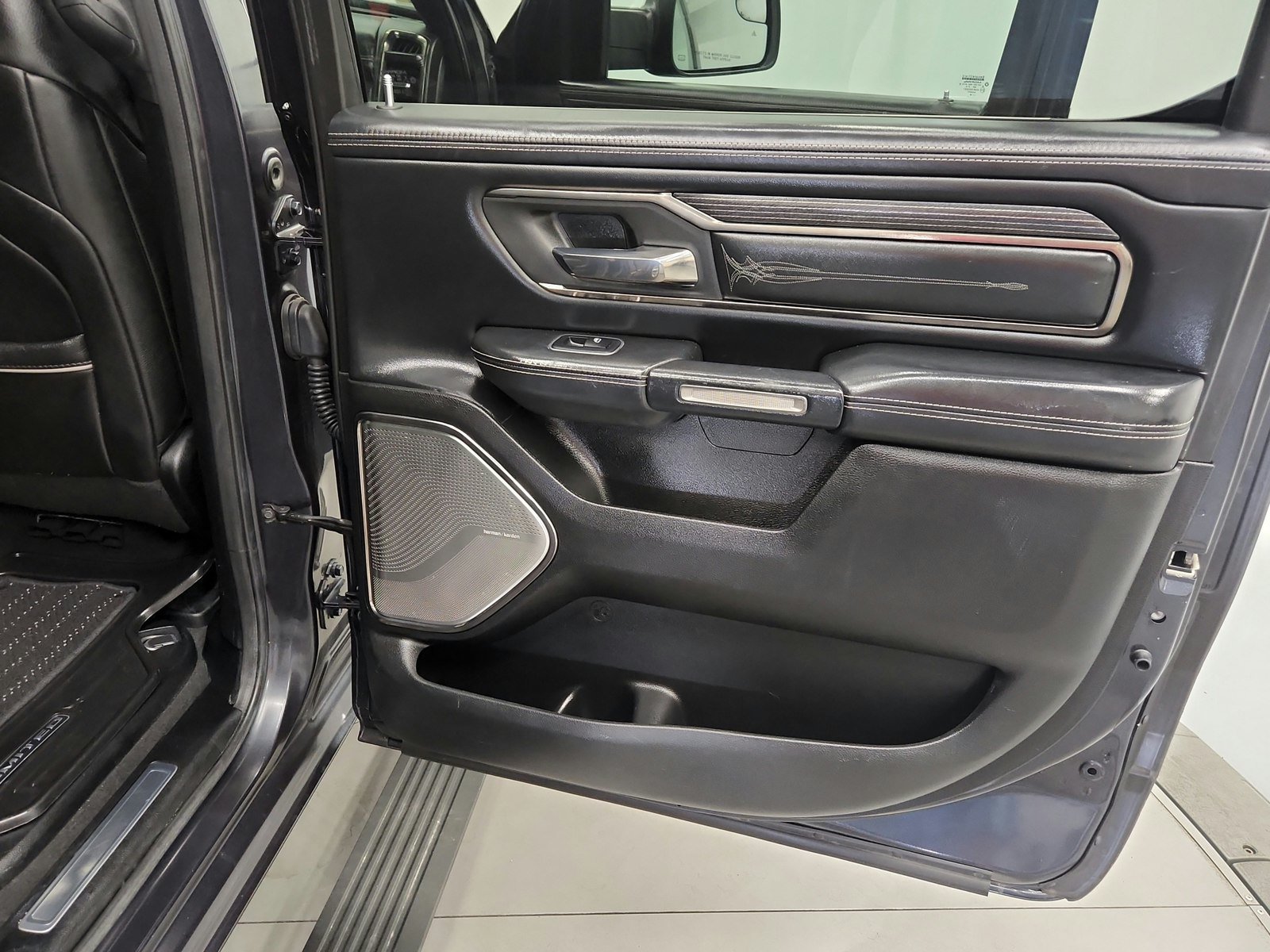 Used 2019 RAM 1500 Limited AWD/4WD image 33