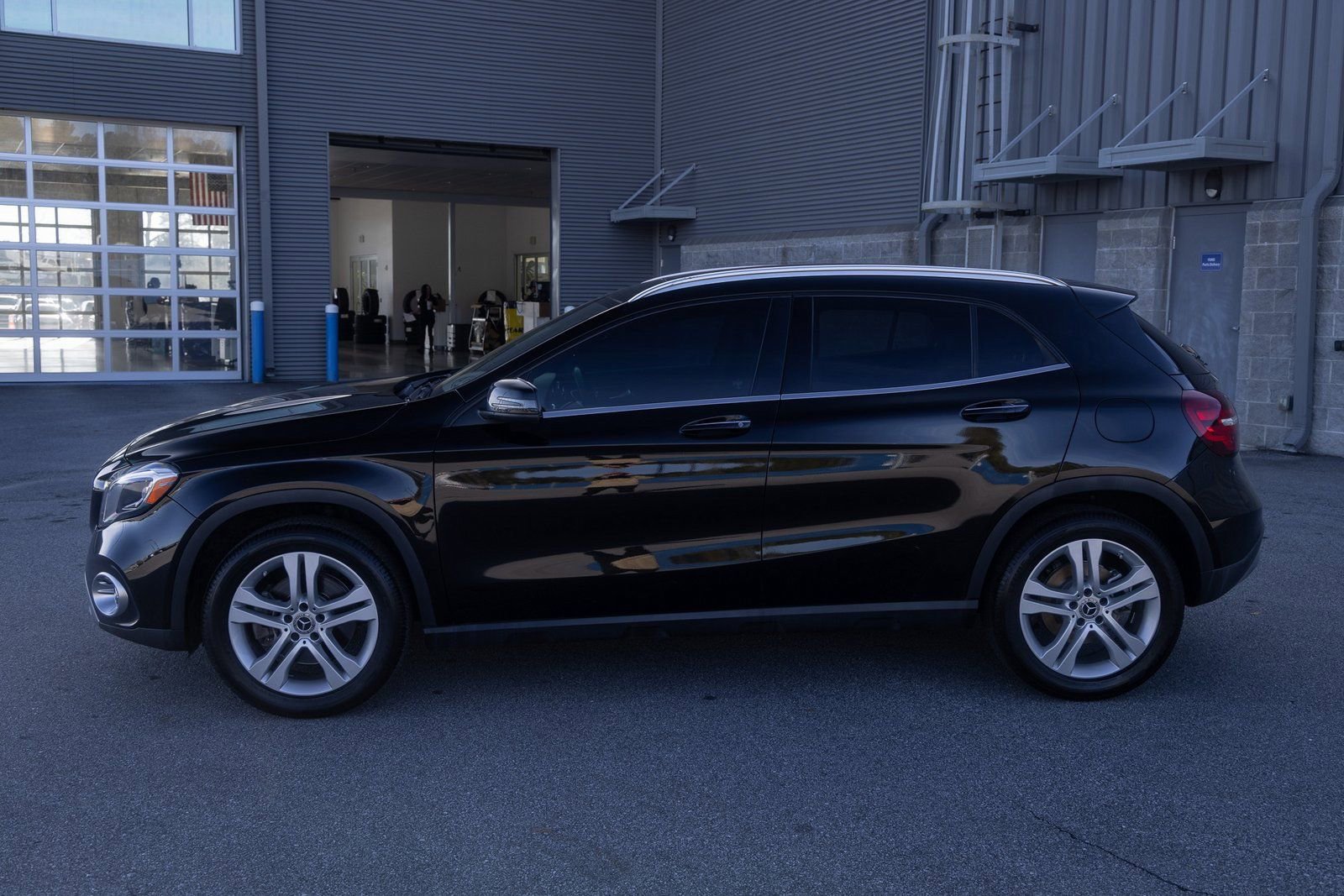 Used 2019 Mercedes-Benz GLA 250 4MATIC w/ Premium Package image 5