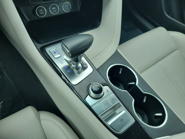 Used 2025 Genesis G70 2.5T RWD image 32