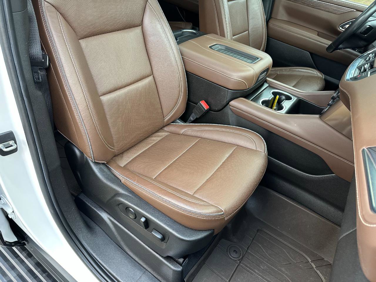 Used 2021 Chevrolet Suburban High Country RWD image 36