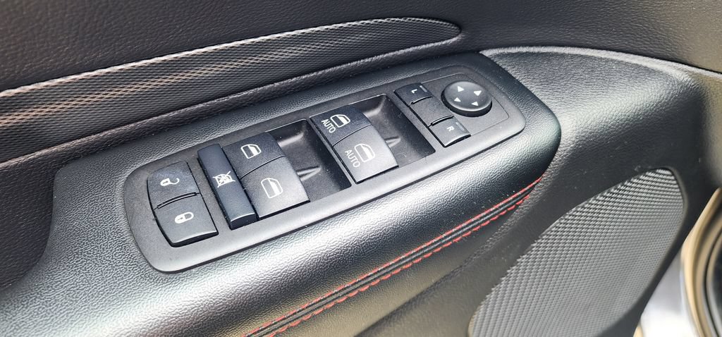 Used 2025 Dodge Durango GT AWD/4WD image 11