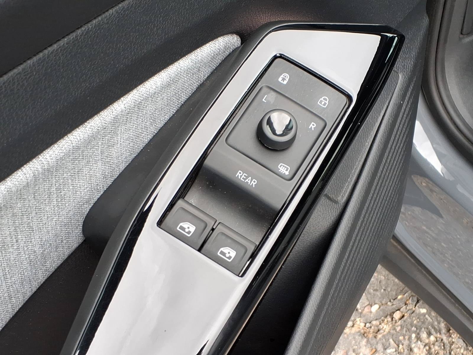 Certified 2023 Volkswagen ID.4 Pro RWD image 22