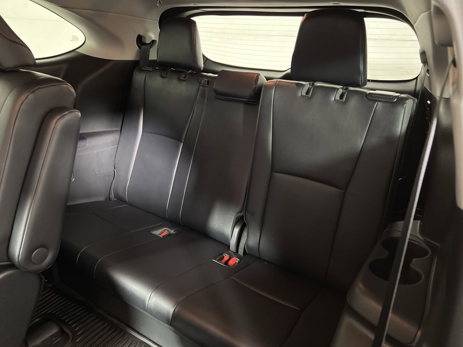 Used 2020 Toyota Highlander XLE image 25