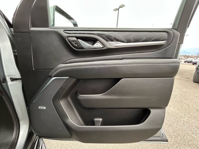 Used 2023 GMC Yukon XL Denali AWD/4WD image 41