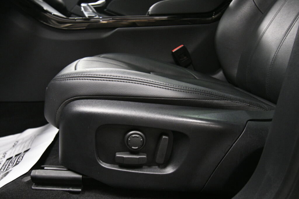 Used 2024 Land Rover Range Rover Evoque S image 10