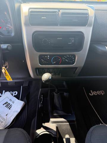 Used 2014 Chrysler 200 Limited FWD image 9
