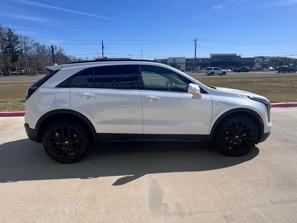 Used 2022 Cadillac XT4 Sport w/ Technology Package image 6